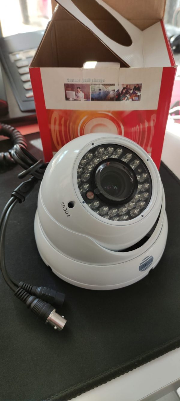 TELECAMERA VARIFOCALE DOME 700TVL SENSORE CCD SONY 1/3''