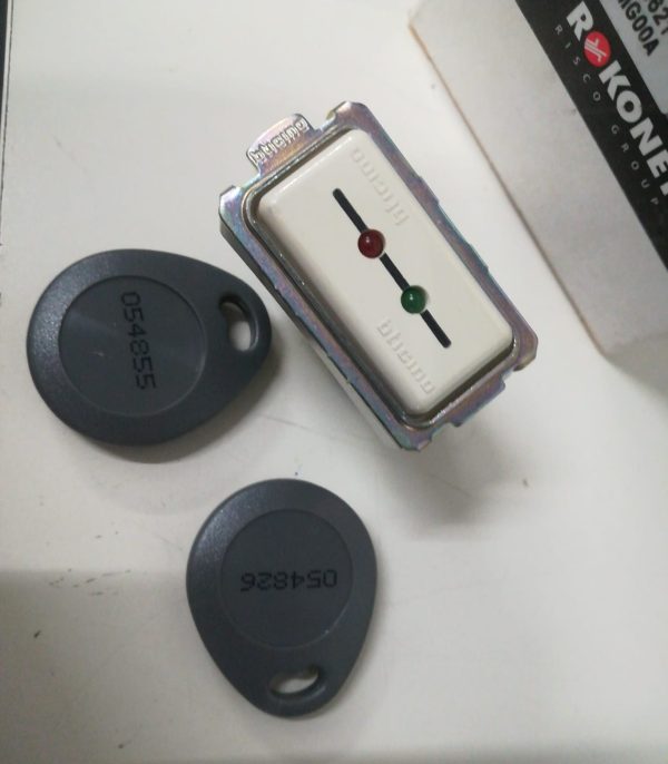 Rokonet RP214PKMG00A Inseritore di prossimità + 2 chiavi