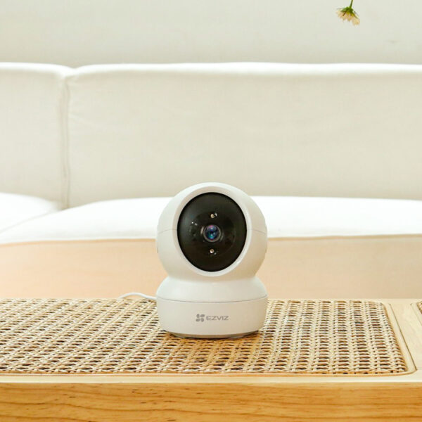 EZVIZ H6c 1080p con Visione Notturna e Rilevamento del Movimento Telecamera Wi-Fi Interno